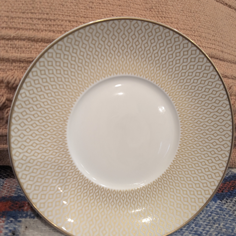 William Edwards Diamond Supply Co Gold and White Dinnerware Plate